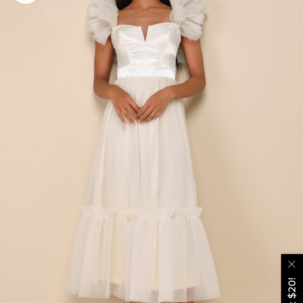 Light cream dress - Picture 1 of 2